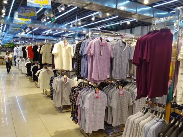 八钢首家服装批发城喜迎父亲节，男士进店有礼，鞋帽批发优惠多